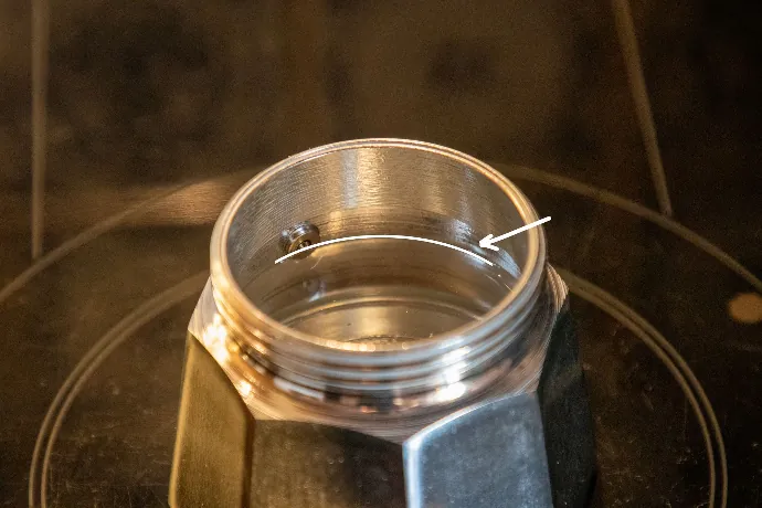 Bialetti: water gieten tot aan de streep Bialetti: water gieten tot aan de streep