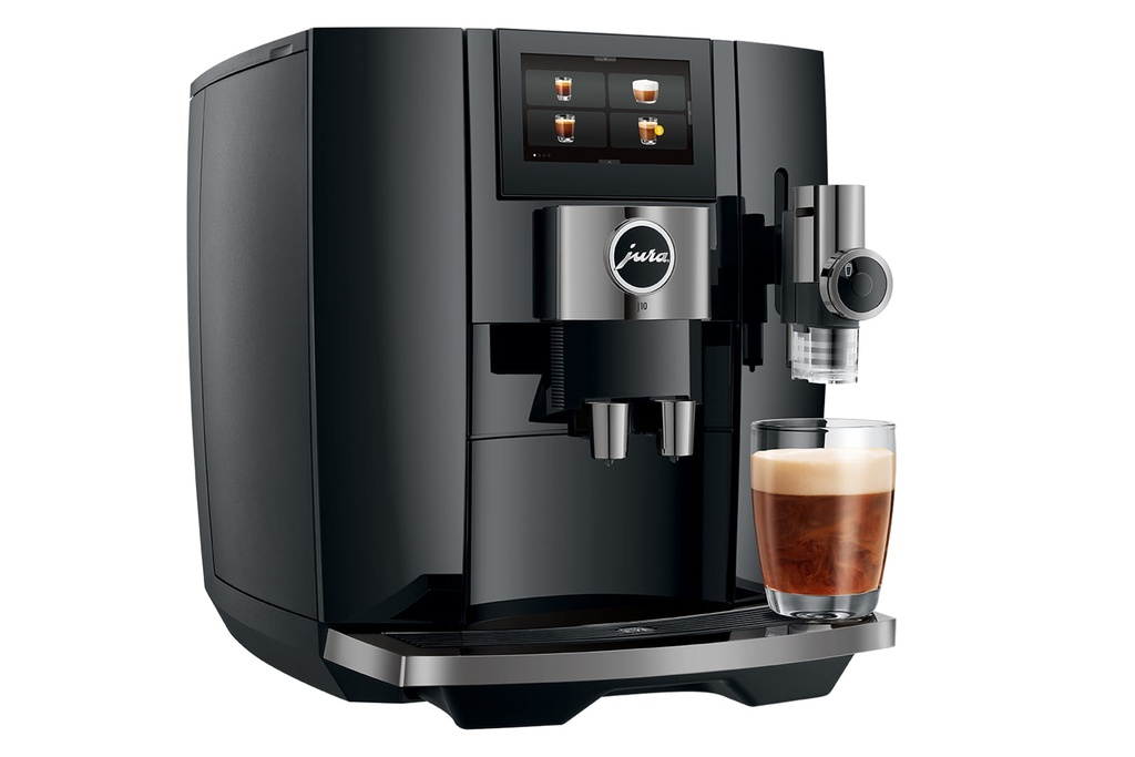 Jura J10 in driekwart, met een koffie