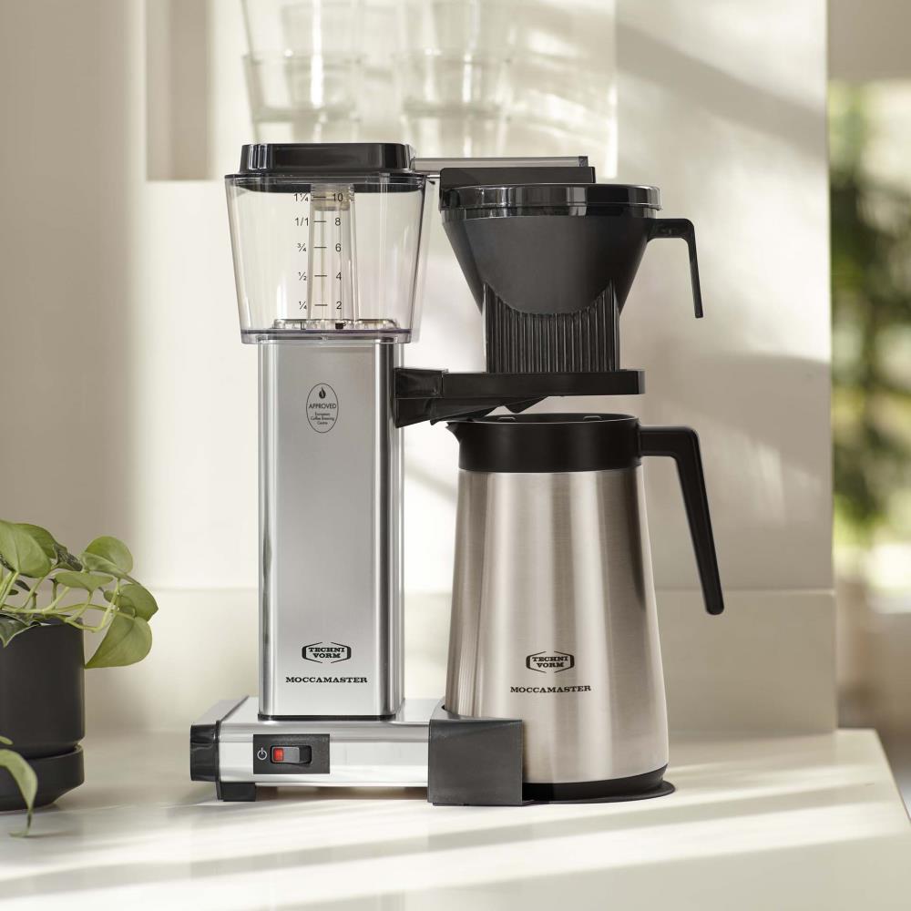 Moccamaster KBGT - Polished Silver - Op het aanrecht